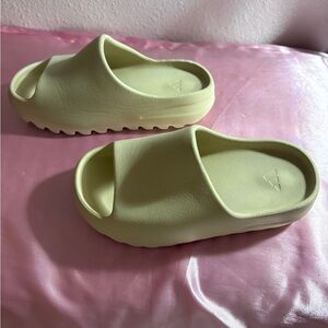 adidas Kids Sandals in Light Green